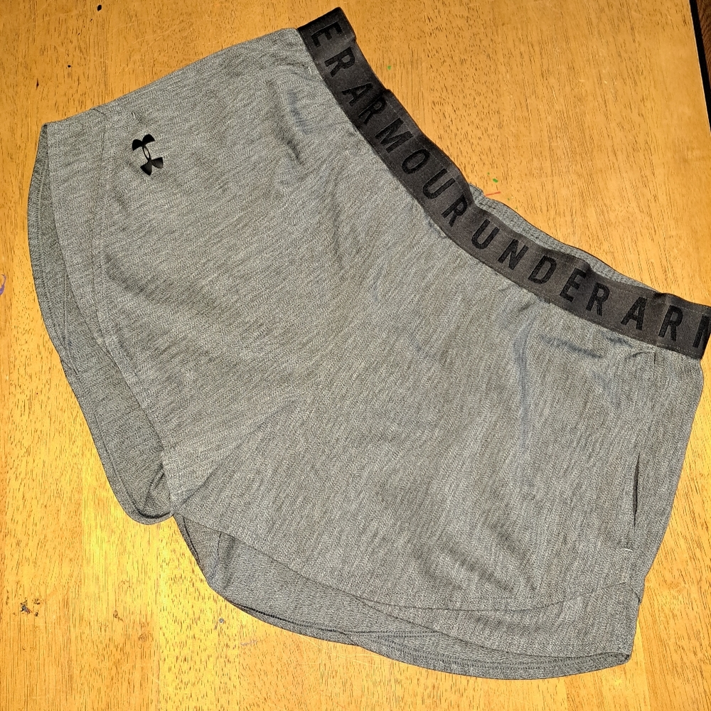 UnderArmour girls shorts size XL